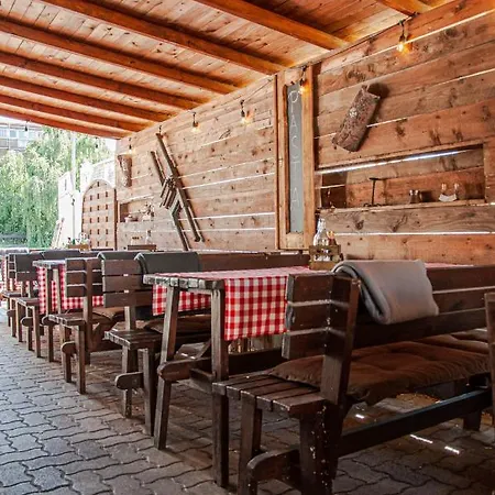 Bed & Breakfast Sempre Etterem Es Panzio 3*