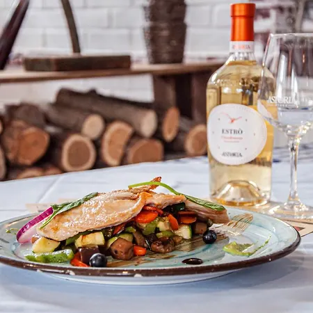 Sempre Etterem Es Panzio Bed & Breakfast Szekesfehervar