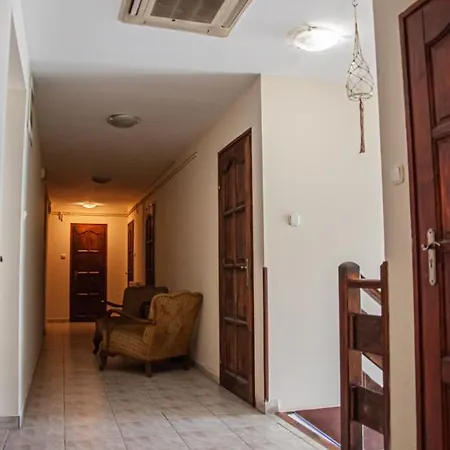 Bed & Breakfast Sempre Etterem Es Panzio