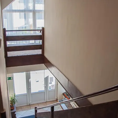 Bed & Breakfast Sempre Etterem Es Panzio Szekesfehervar