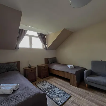 Bed & Breakfast Sempre Etterem Es Panzio 3*