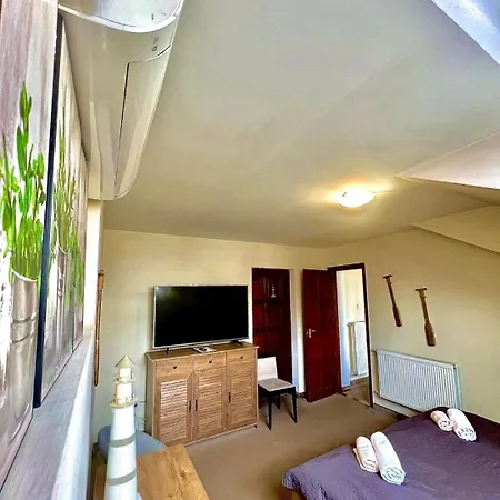 Sempre Etterem Es Panzio Bed & Breakfast Szekesfehervar
