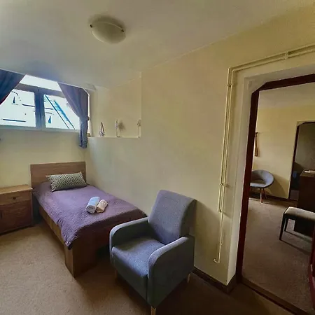 Bed & Breakfast Sempre Etterem Es Panzio 3*
