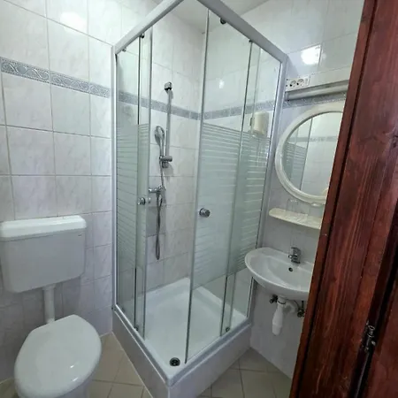 Sempre Etterem Es Panzio 3* Szekesfehervar