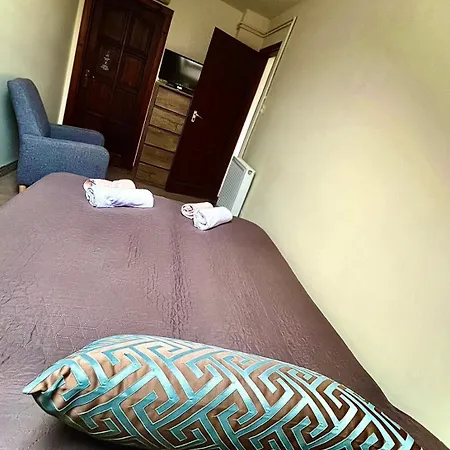 Bed & Breakfast Sempre Etterem Es Panzio Szekesfehervar