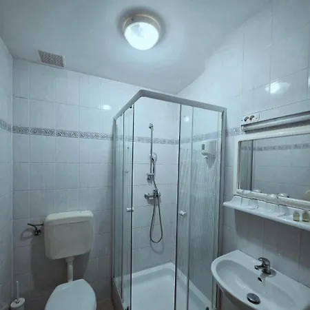 Sempre Etterem Es Panzio Szekesfehervar