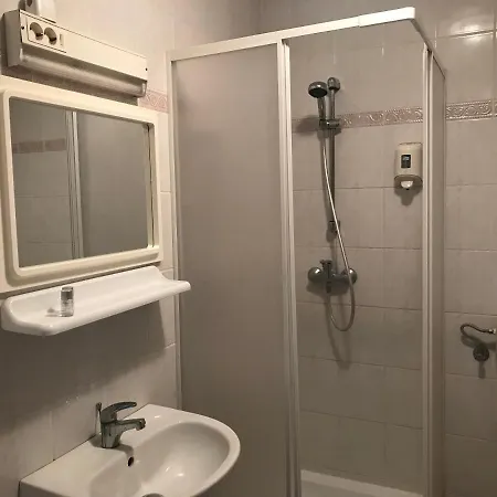 Bed & Breakfast Sempre Etterem Es Panzio