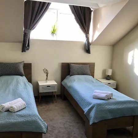 Sempre Etterem Es Panzio Bed & Breakfast Szekesfehervar