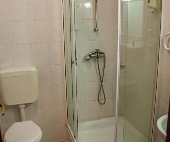 Sempre Etterem Es Panzio B&B