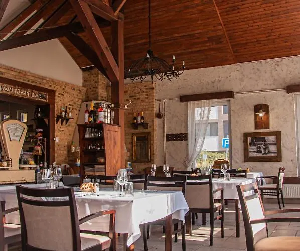 B&B Sempre Etterem Es Panzio 3*